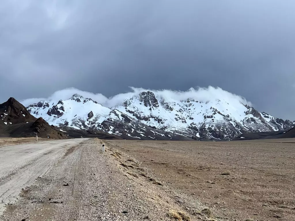 Jeep tour along the Pamir Highway