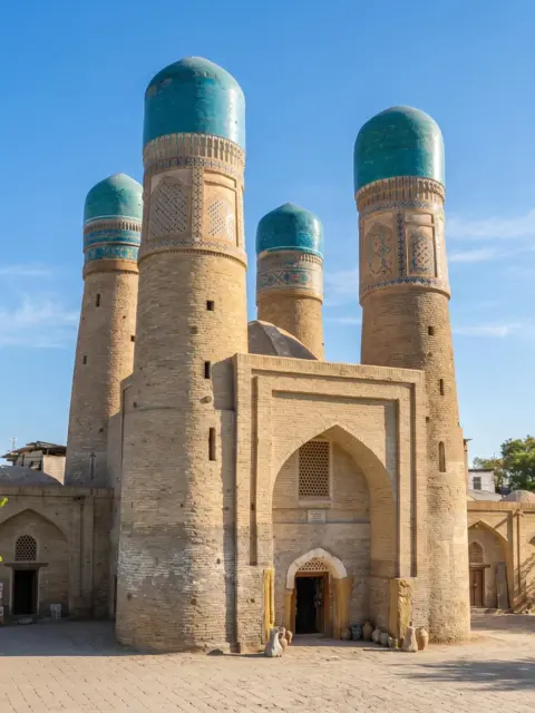 Palazzi degli emiri e segreti sufi